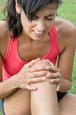 Arthritis Knee Pain Woman Middled age_web